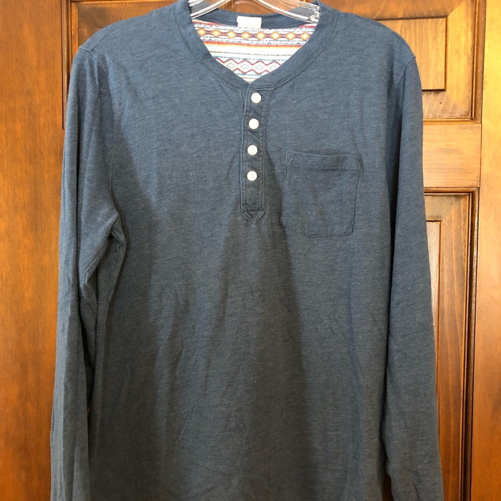 Hollister Henley size medium